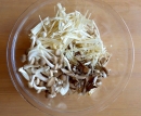 便利で美味しい常備菜！しょうが入りきのこソテー　作り方1